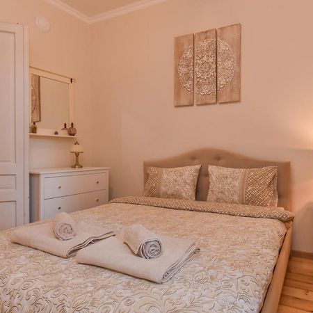 Spacious Vintage 2Br, 2Bath Apartment By Flat Mаnager Sófia Exterior foto