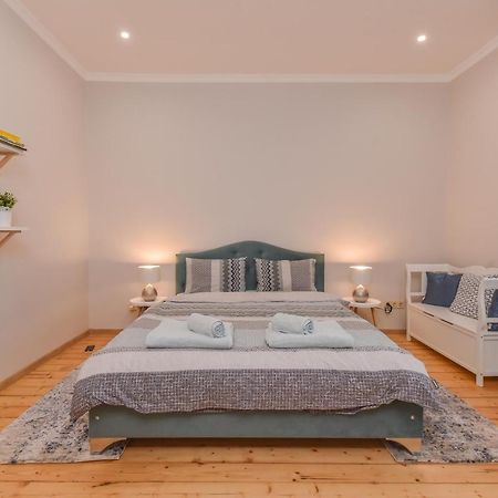 Spacious Vintage 2Br, 2Bath Apartment By Flat Mаnager Sófia Exterior foto