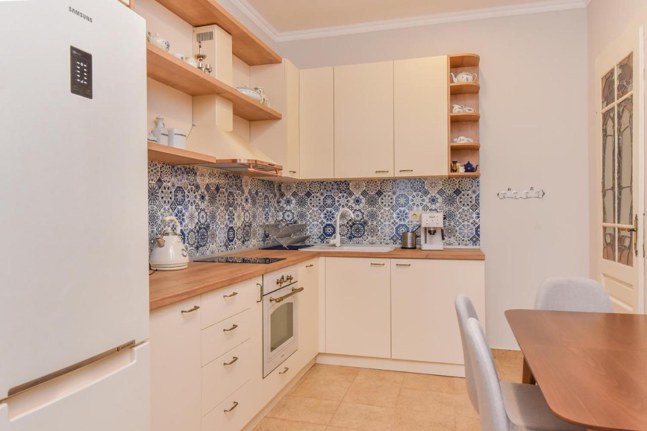 Spacious Vintage 2Br, 2Bath Apartment By Flat Mаnager Sófia Exterior foto