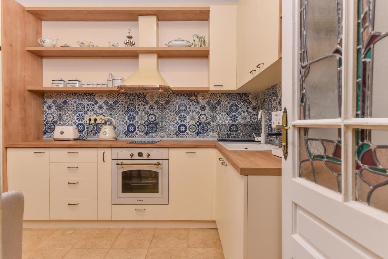 Spacious Vintage 2Br, 2Bath Apartment By Flat Mаnager Sófia Exterior foto